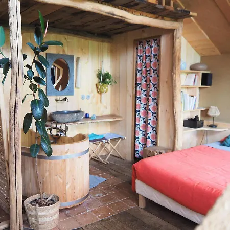 Ecolodge La Belle Verte Saint-M'herve Exterior photo